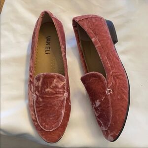 VANELI ROSE VELVET FLATS.  NEW.